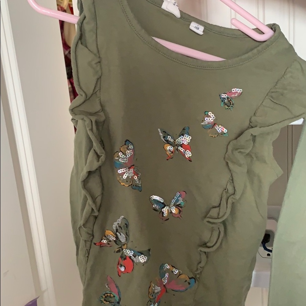 Sleeveless butterfly tshirt w ruffles
